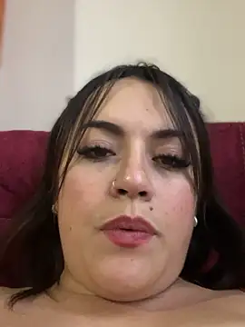 Lesly_10-'s cam snapshot