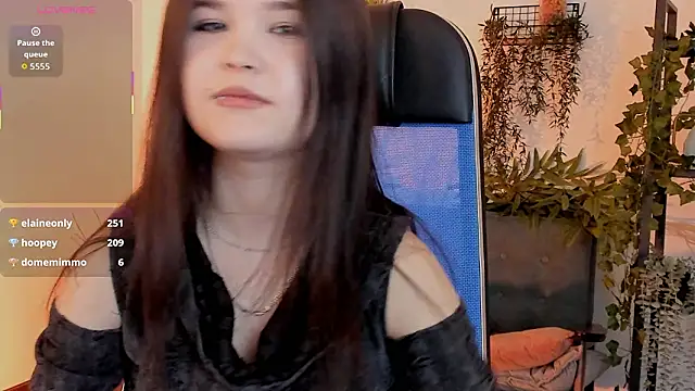 Elainebeness live sex cam