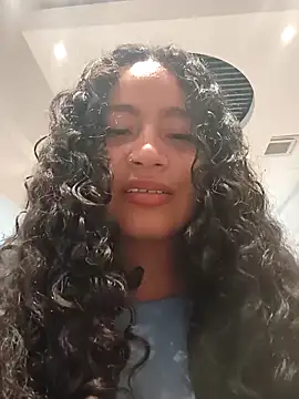 Yaya_watson's cam snapshot