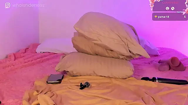 ened_nessa's cam snapshot