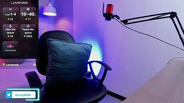 Lucy_Williiams's cam snapshot