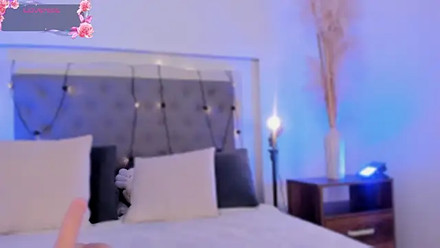 lea_walkerr's cam snapshot