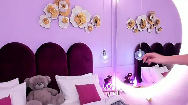 ZaraBloom's cam snapshot