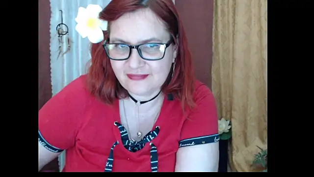 PlayfullMature's cam snapshot