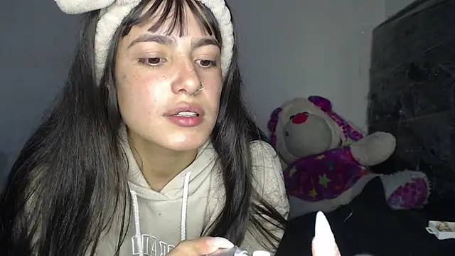 skinny_sweet2411's cam snapshot