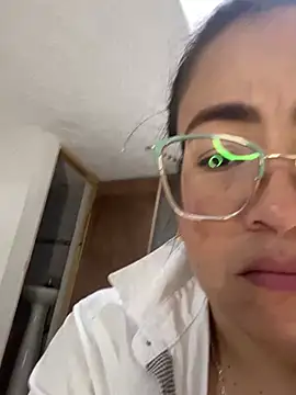 alisbloom's cam snapshot