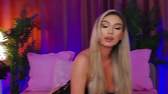 DalidaSelena's cam snapshot