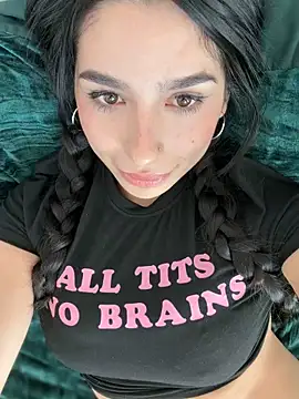 LoveLillyy's cam snapshot