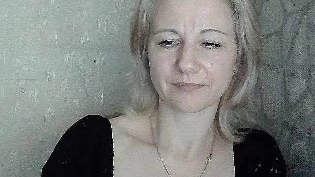 Kitti-Ellison's cam snapshot