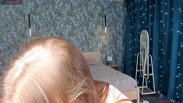 OdellaFrake's cam snapshot