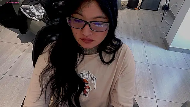 Unatatuada's cam snapshot