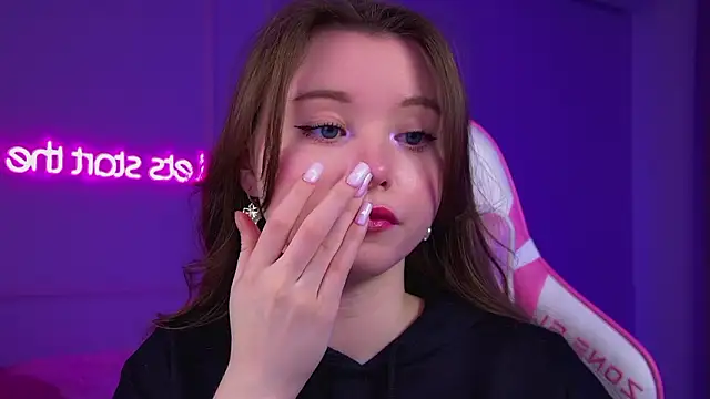 KeiraAsti's cam snapshot