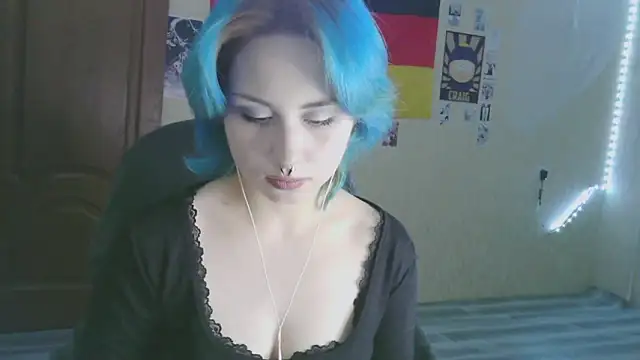 LeisaHopperstad's cam snapshot