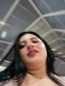 horny_roomiess live sex cam