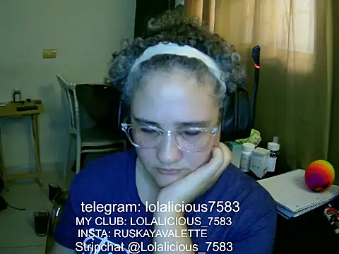 lolalicious_7583's cam snapshot
