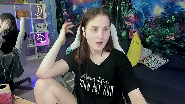 KiraDuvall live sex cam