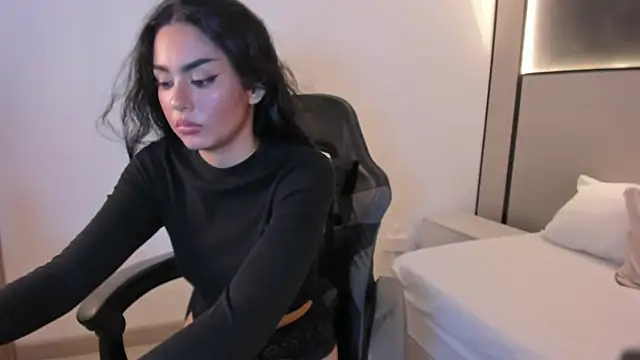 elara_bloom_'s cam snapshot