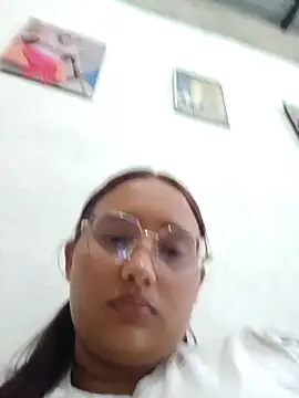 young_dairy01's cam snapshot