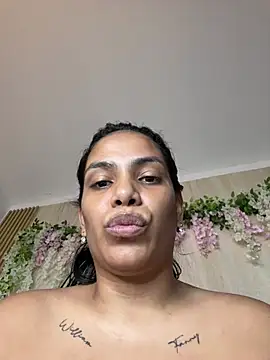 ArielleMillerr-'s cam snapshot