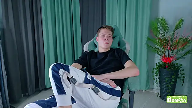 Fred_Cute's cam snapshot