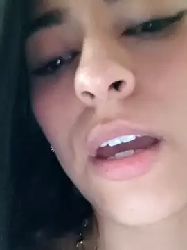 canelleGarces's cam snapshot