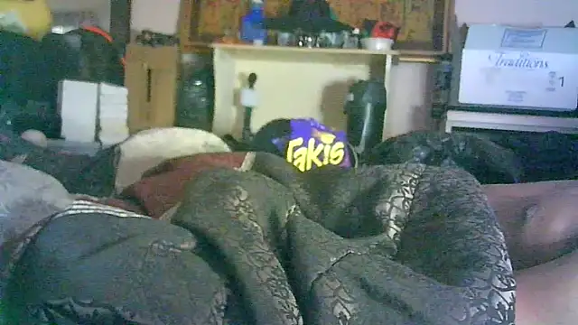 ON3YOULLN3VER_FIR3's cam snapshot