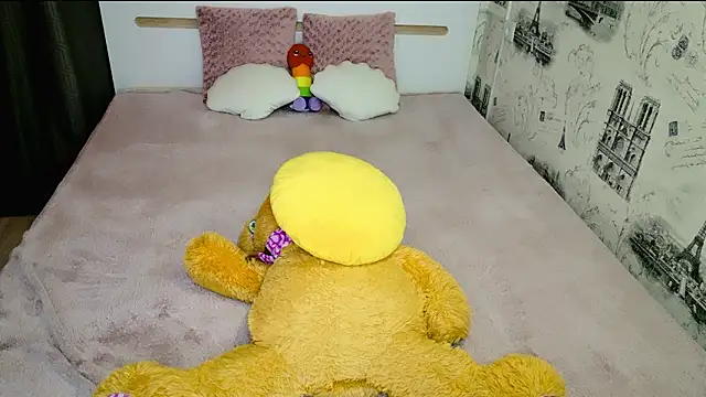 lovely-eyes's cam snapshot