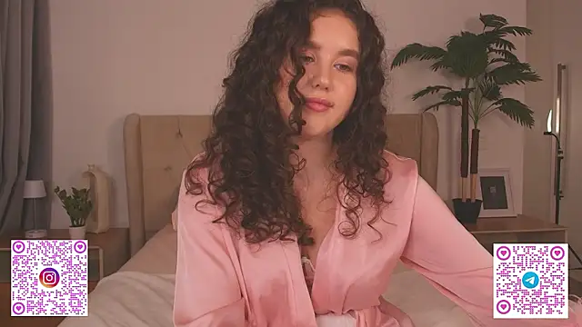 Ariella_Sol live sex cam