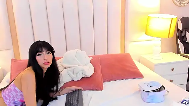 LaylaaDoll's cam snapshot