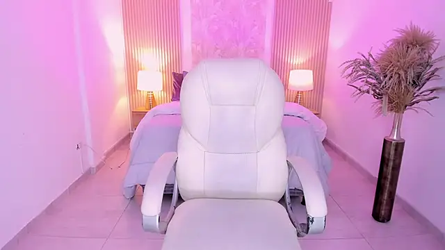 ellie_evans_'s cam snapshot