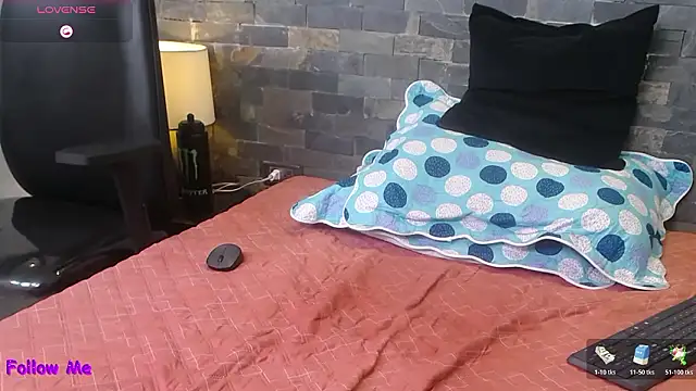 roderick516736 live sex cam