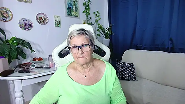 Selenna57 live sex cam