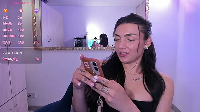 EricaVanderhill live sex cam