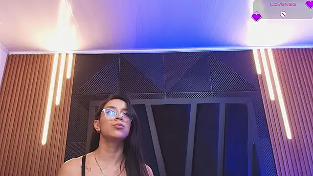 zoe_martins_'s cam snapshot