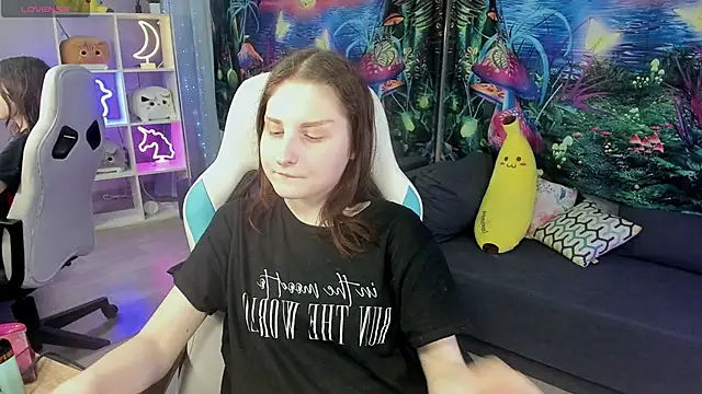 KiraDuvall live sex cam