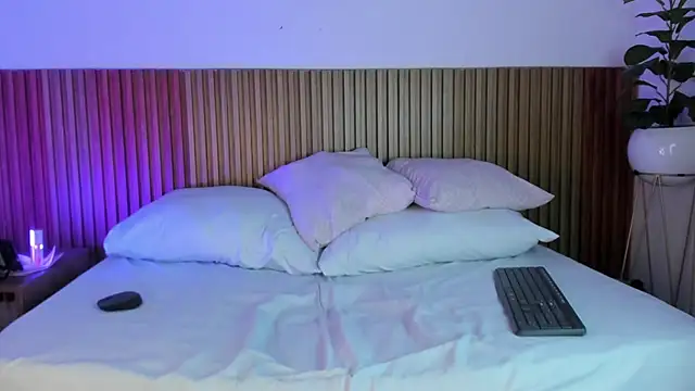 mila_pinkett's cam snapshot