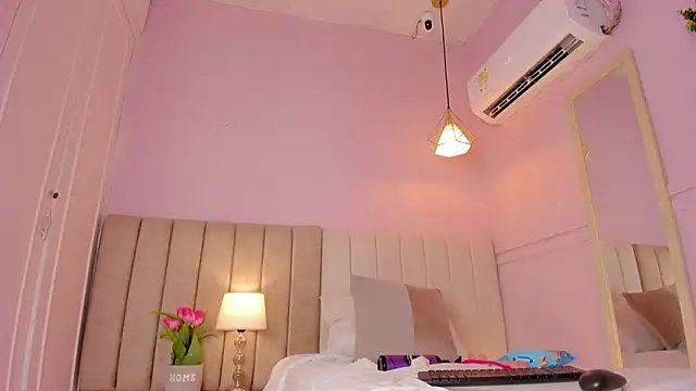 _lucia_18's cam snapshot