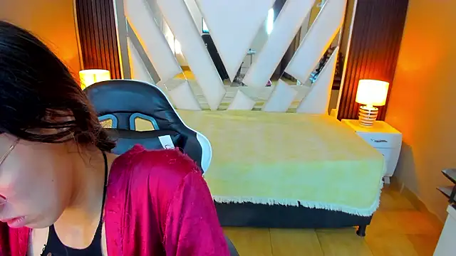 Linda4Petite's cam snapshot