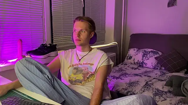 Leonnextdoor live sex cam