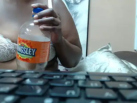 SexyBabes35's cam snapshot