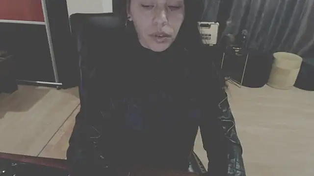 GoldenSasha's cam snapshot