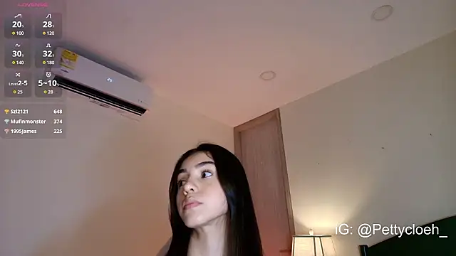 PettyCloeh live sex cam