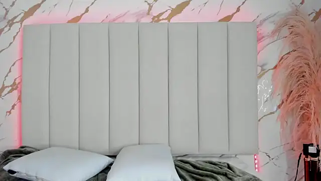 mia_serena_'s cam snapshot