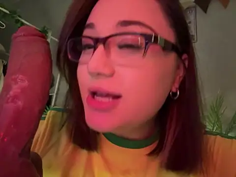 MCThroatGoat live sex cam