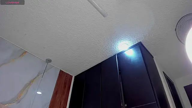 mia_18v's cam snapshot