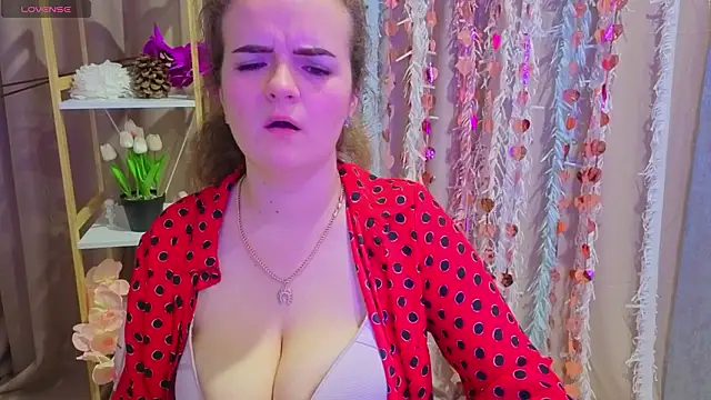 Luisa_Rosee's cam snapshot