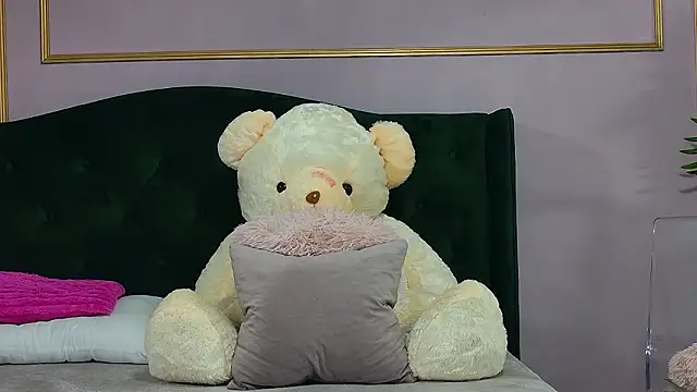 KirraWhite's cam snapshot