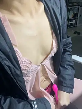 Mina048's cam snapshot