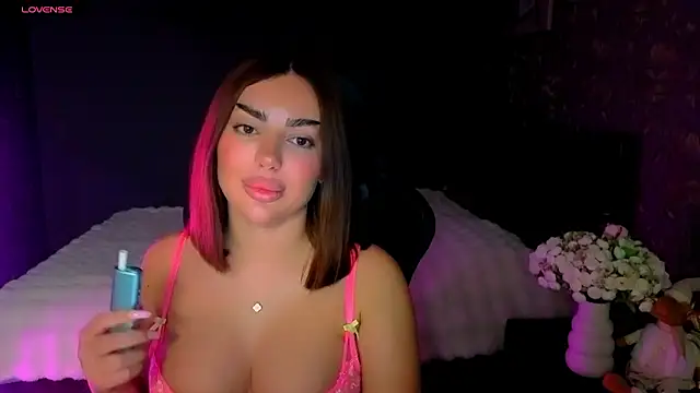 Ayla_Ray's cam snapshot