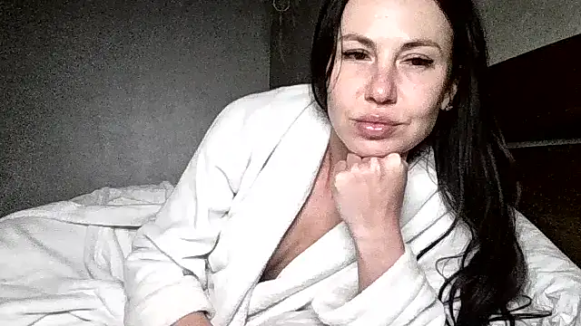 JulianaGold1 live sex cam
